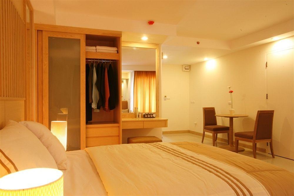Romance Hotel Bangna Bangkok Dış mekan fotoğraf