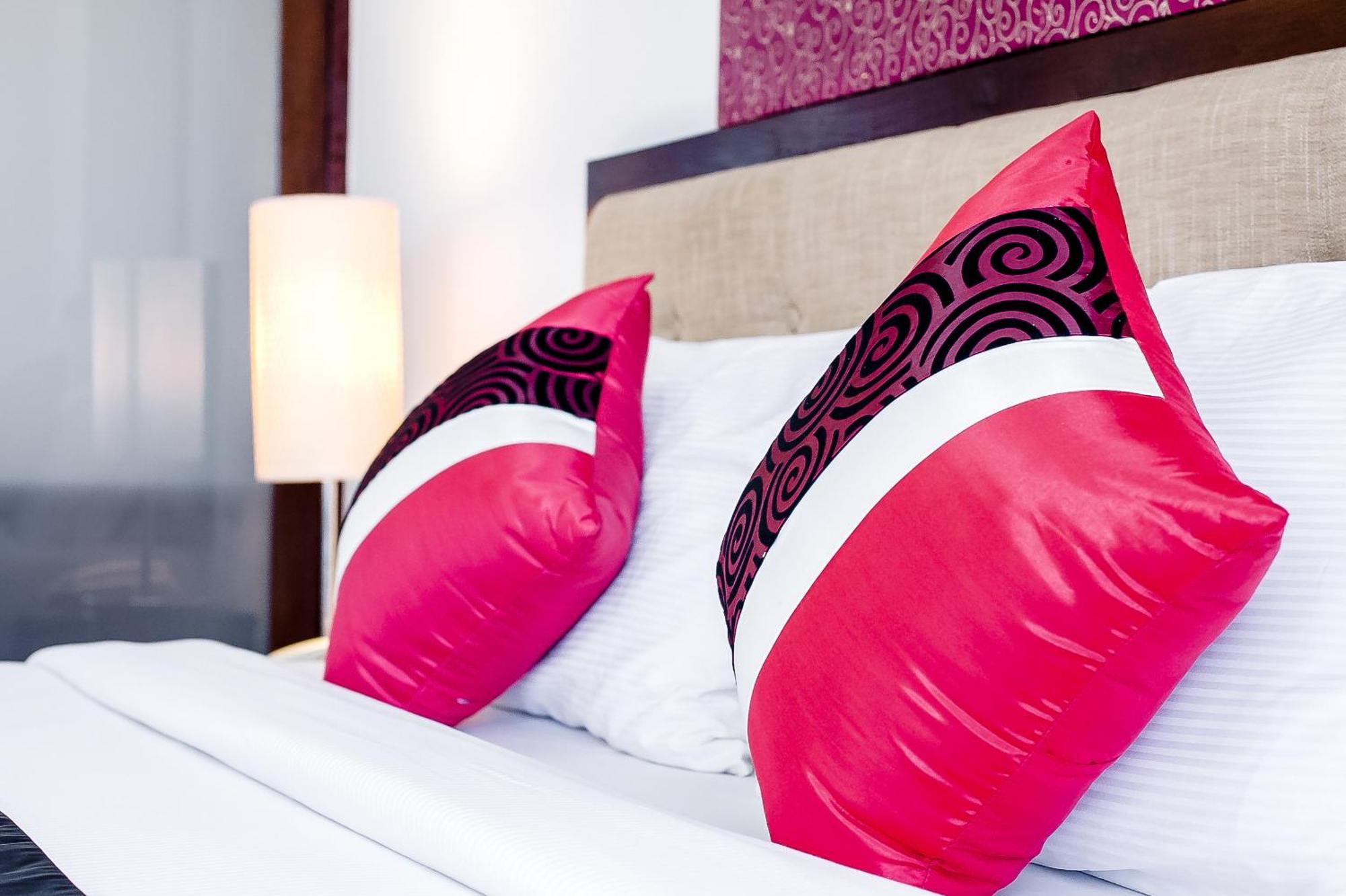 Romance Hotel Bangna Bangkok Dış mekan fotoğraf