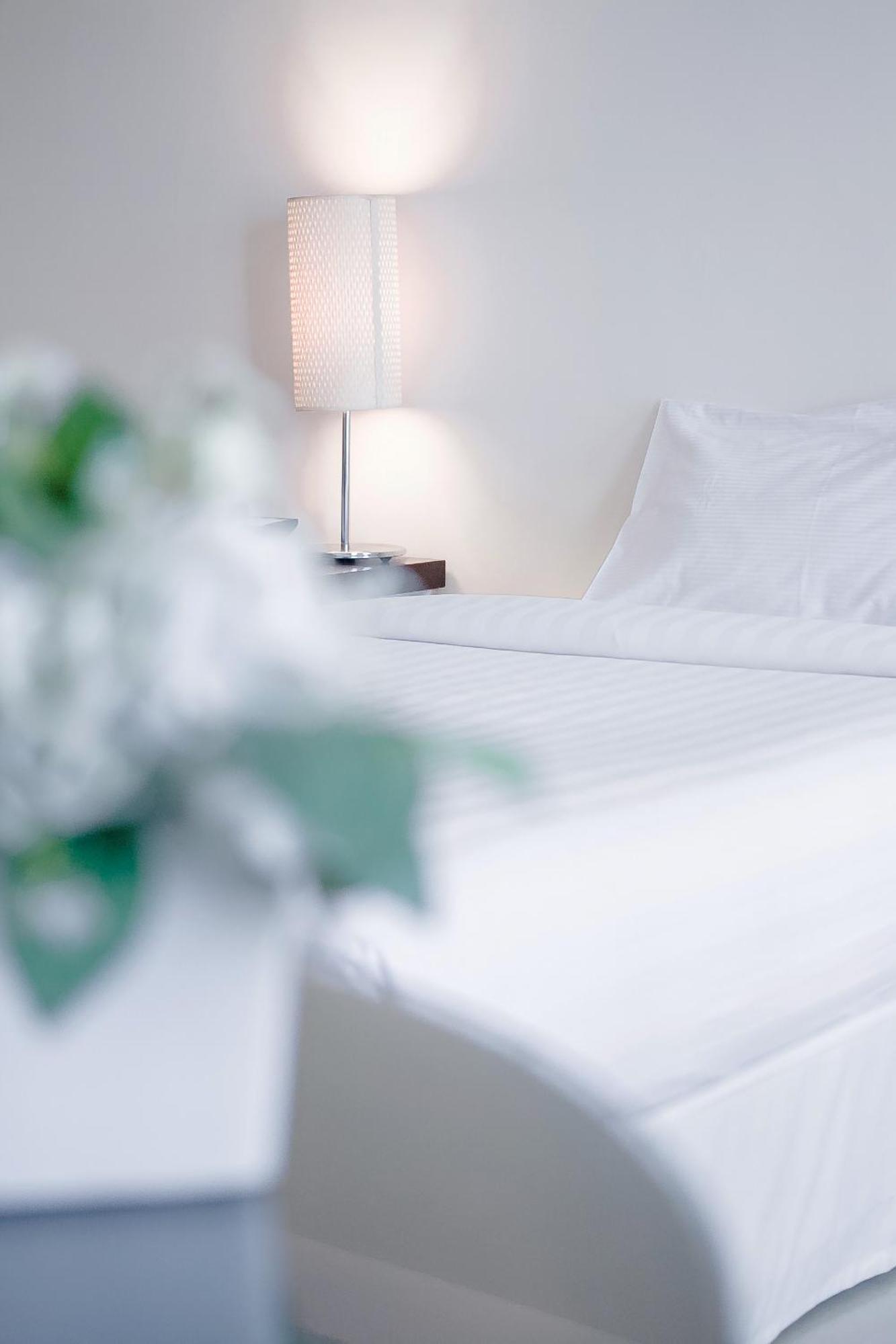 Romance Hotel Bangna Bangkok Dış mekan fotoğraf