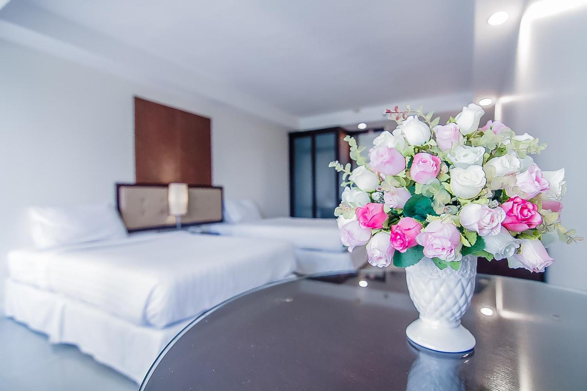 Romance Hotel Bangna Bangkok Dış mekan fotoğraf