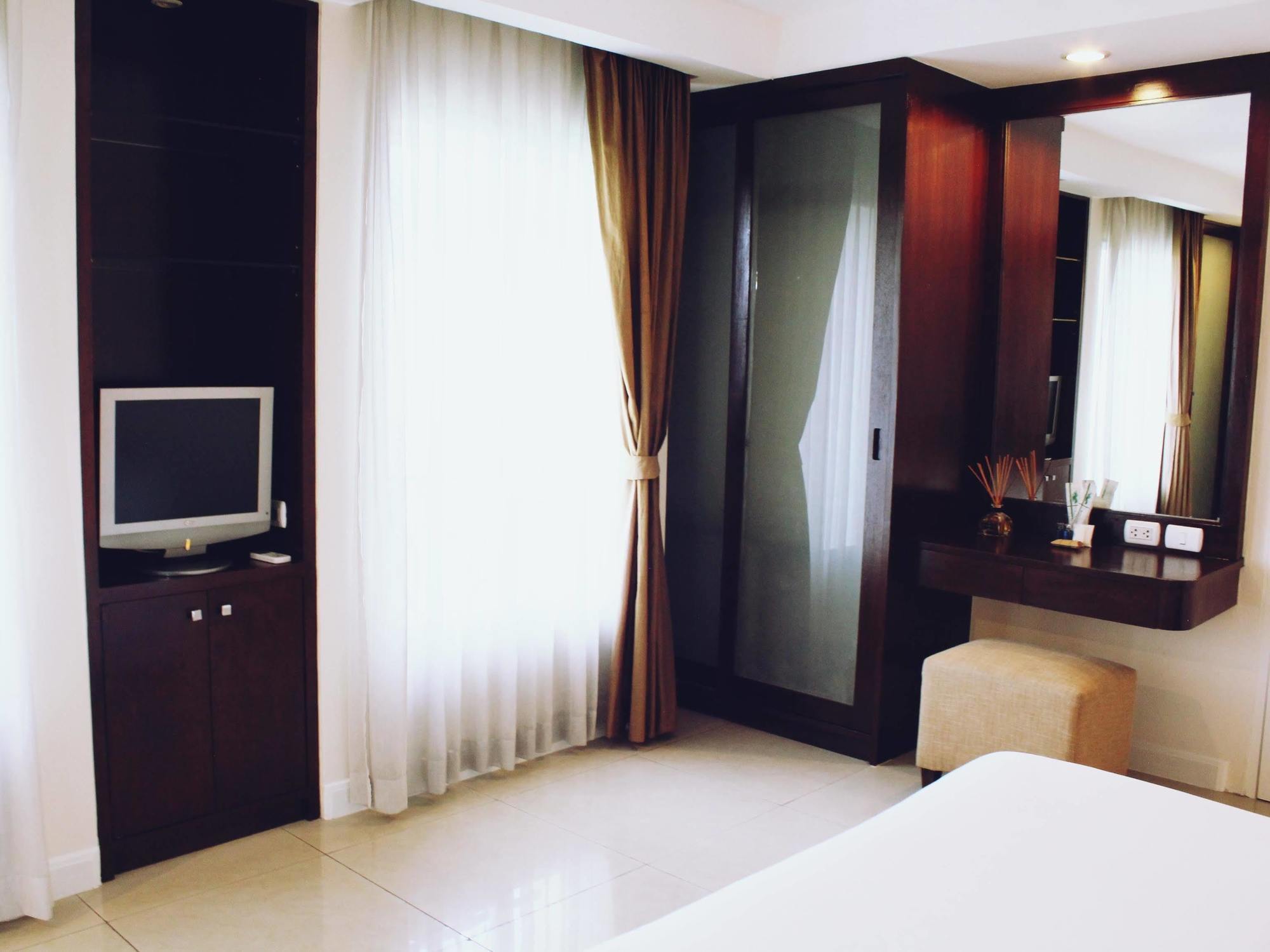 Romance Hotel Bangna Bangkok Dış mekan fotoğraf