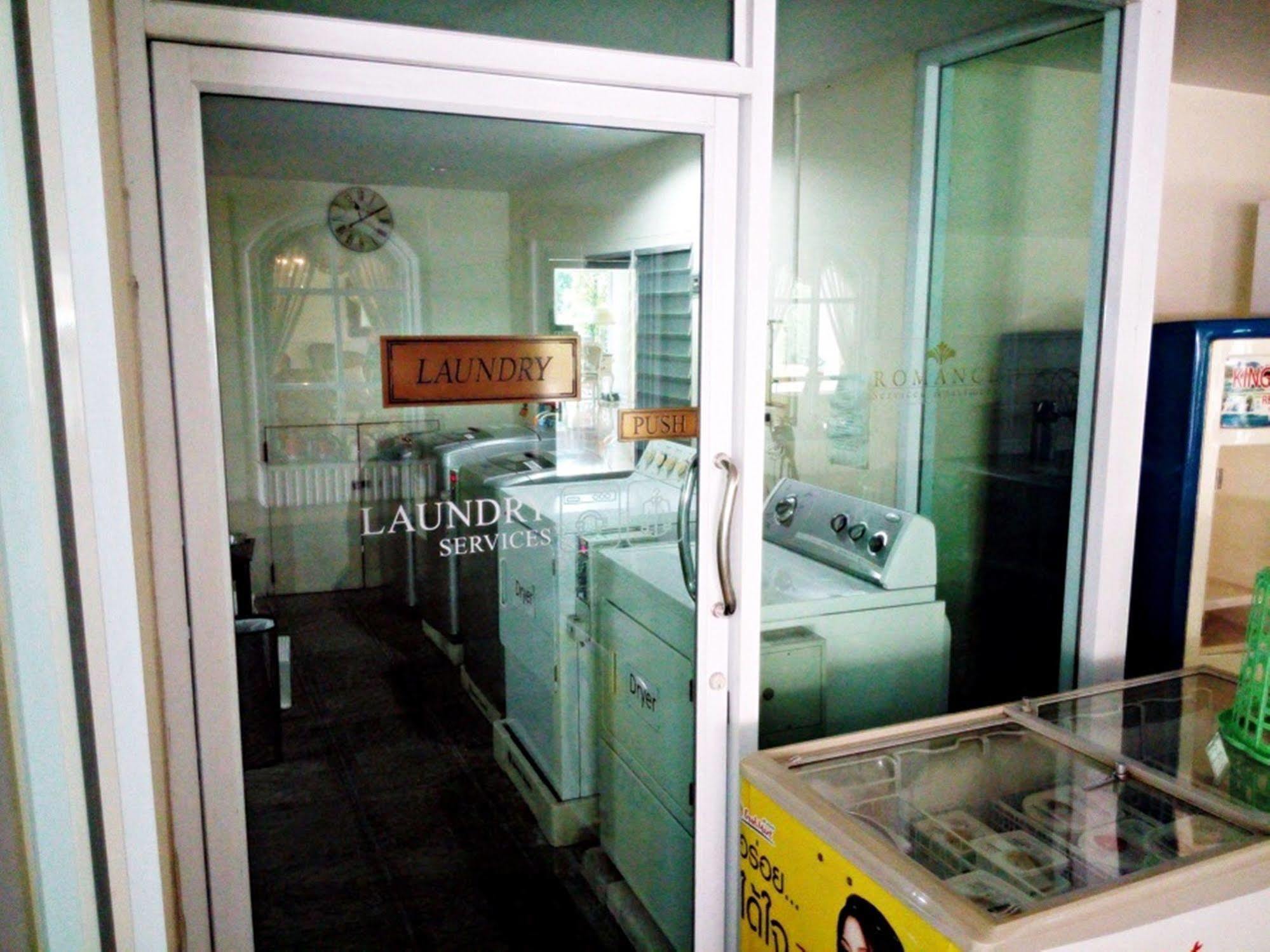 Romance Hotel Bangna Bangkok Dış mekan fotoğraf