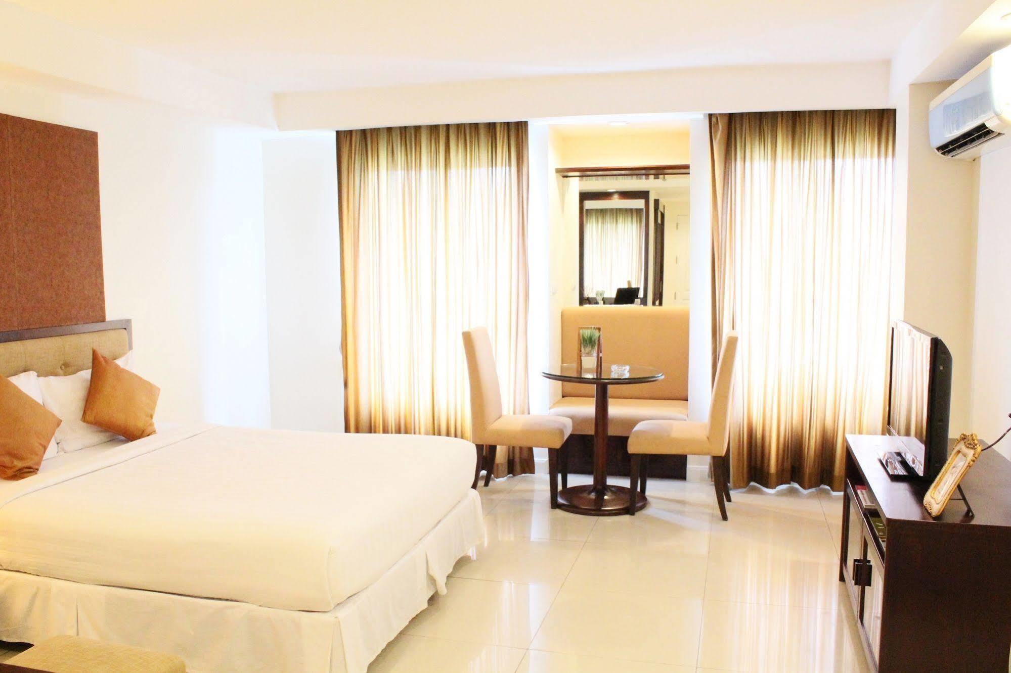 Romance Hotel Bangna Bangkok Dış mekan fotoğraf